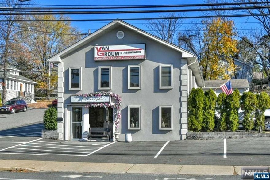 This is a wonderful first floor professional space! Located in the heart of North Haledon, this office is sure to please. Offering 725+ sq ft of professional space, this is a perfect place to transact business. This grade level suite features a large common office area, private rear office, filing/copying room, and powder room. Plenty of parking just steps away from your front door! Come see this office space today! :)