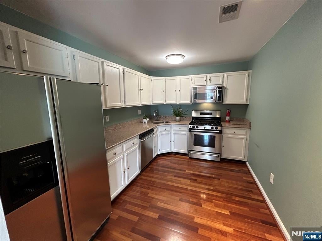 50 Pine Street C400J