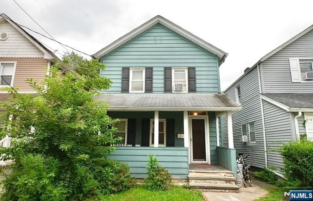 Photo of 13 Thomas Street, Bloomfield, NJ 07003 (MLS # 25028094)