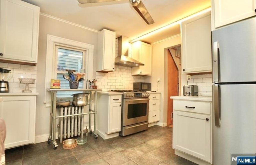 Photo of 13 Thomas Street, Bloomfield, NJ 07003 (MLS # 25028094)