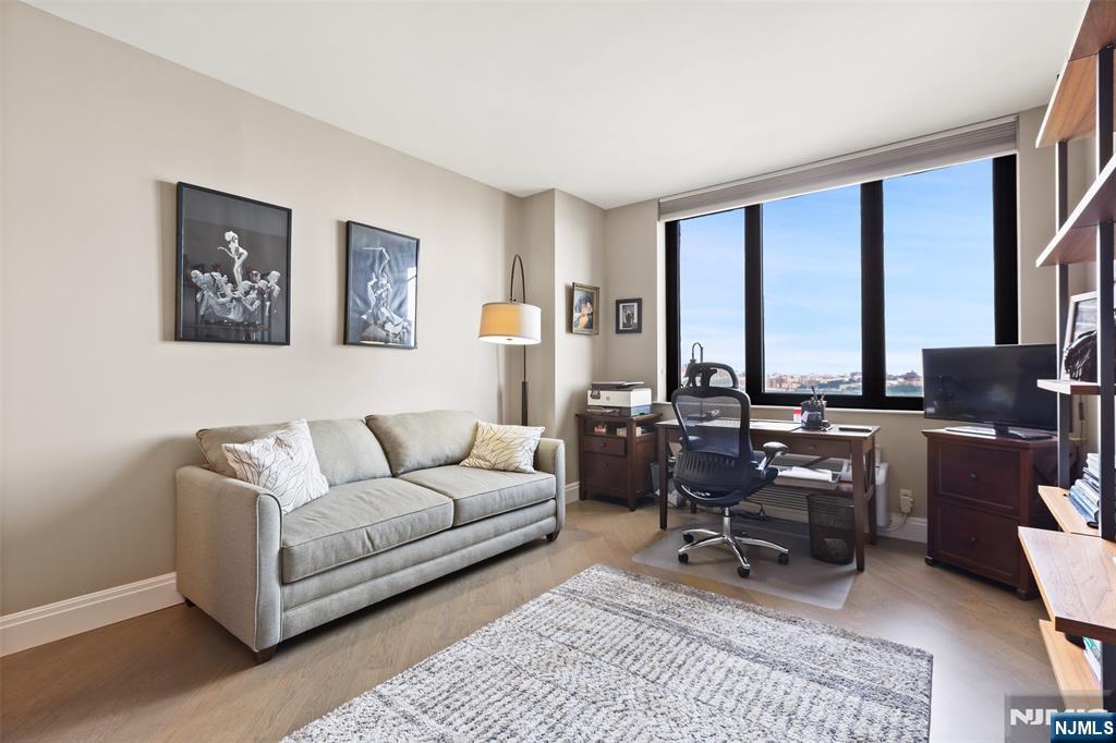100 Carlyle Drive 9AS