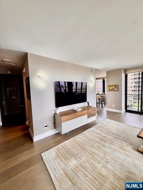 100 Carlyle Drive 9AS