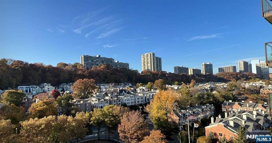 Welcome to this spacious studio at Hudson Harbor, a gated community with 24-hour gatehouse security! On the 10th floor with a large terrace, this unit has a spectacular West-facing view of the Gold Coast. ALL utilities, ALL amenities, cable/internet package and 1 outdoor assigned parking space included in the monthly maintenance of $829.95. Building amenities include 24hr Doorman, outdoor pool, tennis court, fitness room, outdoor children's play area, on-site laundry and Electric Vehicle Charging Stations (EV). NYC transportation at the entrance to the complex, walking distance to NYC Ferry and just minutes from GWB Bridge. Close to Restaurants, Shopping Centers, Whole Foods, and Trader Joes.