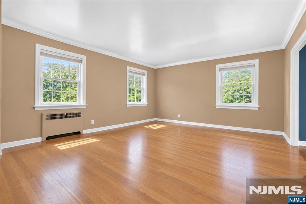 185 E Palisade Avenue D11B