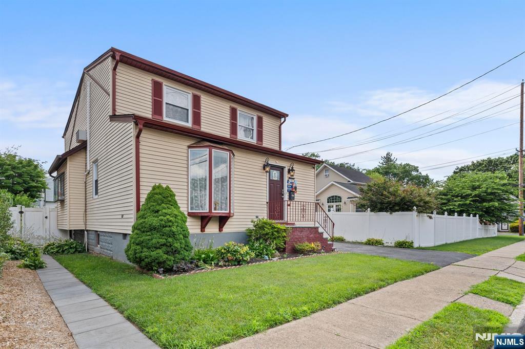 145 Niagara Street