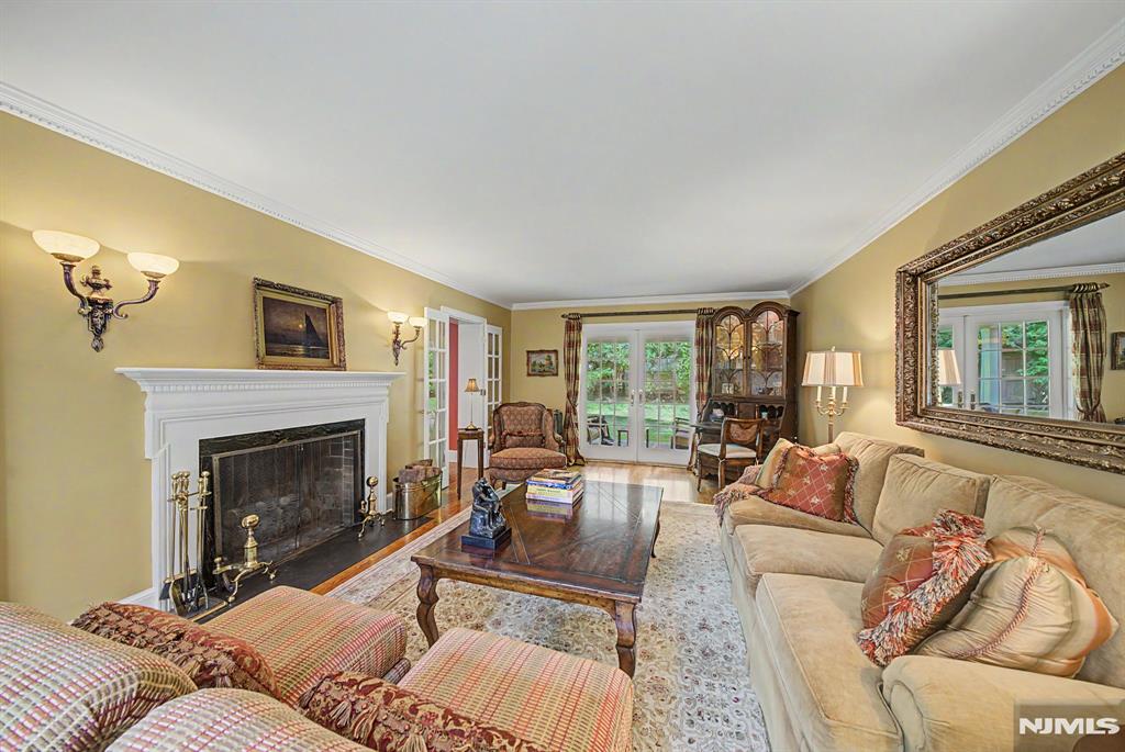 9 Woodland Park Drive