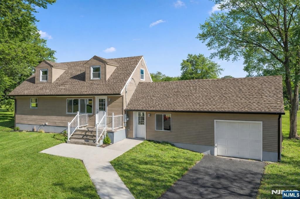 Photo of 77 Huemmer Terrace, Clifton, NJ 07013 (MLS # 26007763)