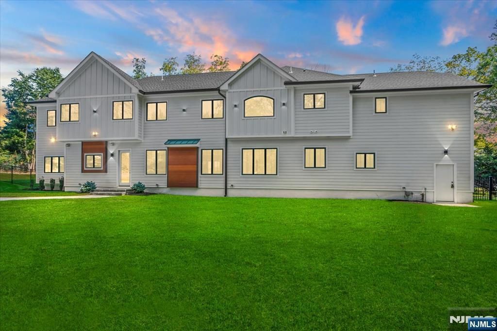 Photo of 23 Brook Road, Upper Saddle River, NJ 07458 (MLS # 25031322)