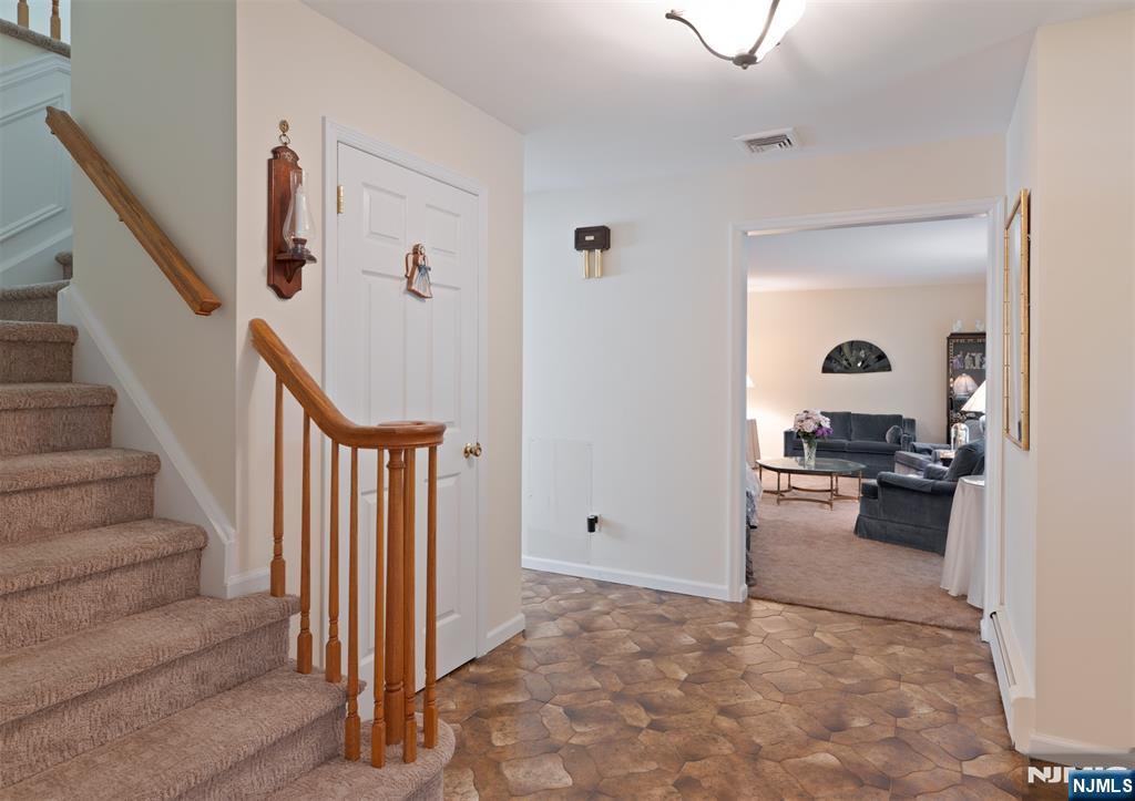 4 Skie Drive