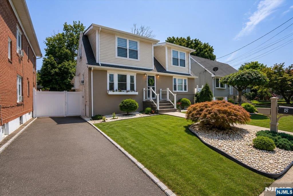 18-20 8th Street