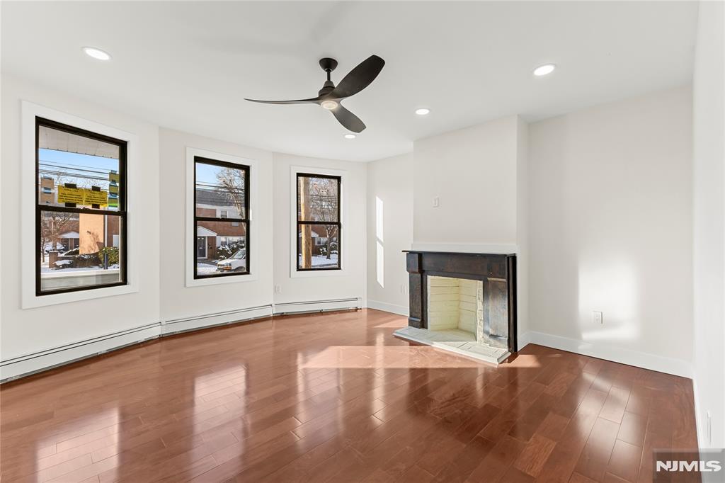 633 Lafayette Avenue