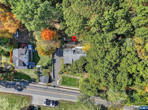 Photo of 370 Goffle Road, Hawthorne, NJ 07506 (MLS # 25041911)