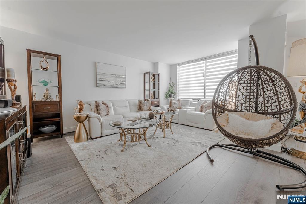 806 Harmon Cove Tower 806