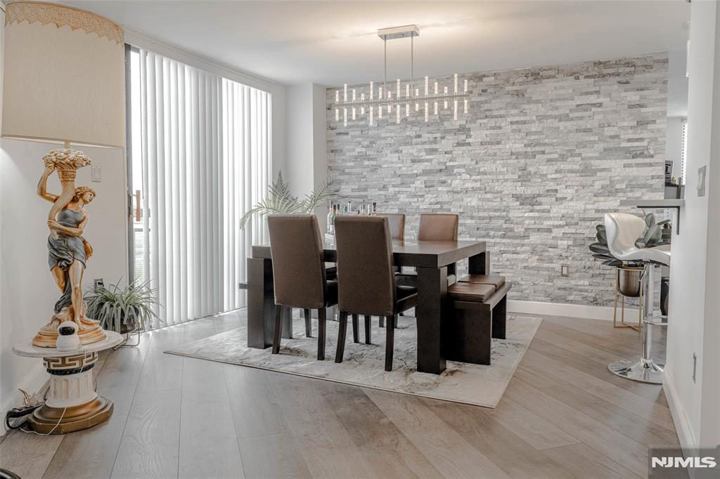 806 Harmon Cove Tower 806