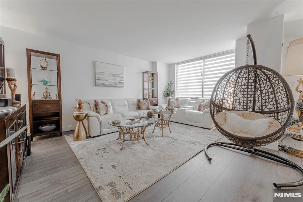 806 Harmon Cove Tower 806