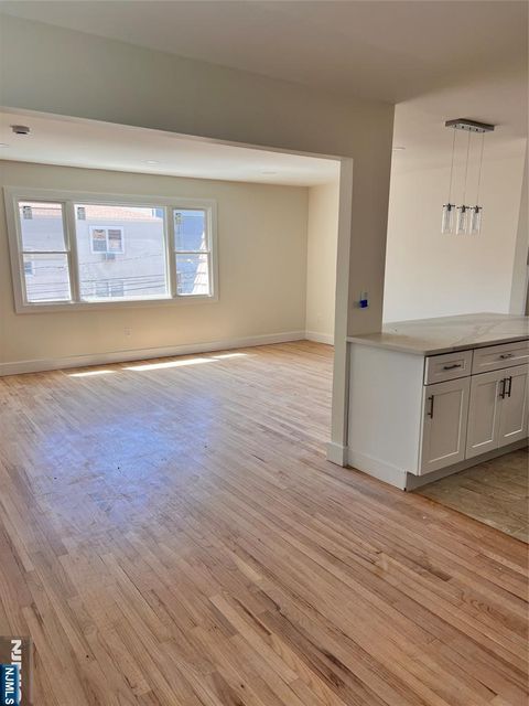 72 69th Street 2A Guttenberg NJ 07093