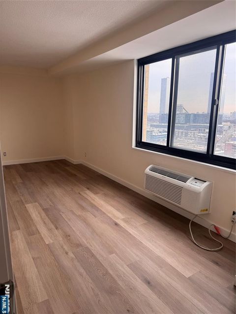 Photo of 1590 Anderson Ave #16F, Fort Lee, NJ 07024 (MLS # 26003408)