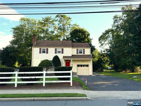 Photo of 225 Hillside Ave, Allendale, NJ 07401 (MLS # 26030465)