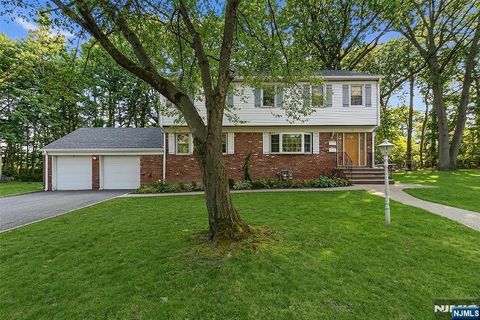 Photo of 72 Prospect St #2, Paramus, NJ 07652 (MLS # 26013214)