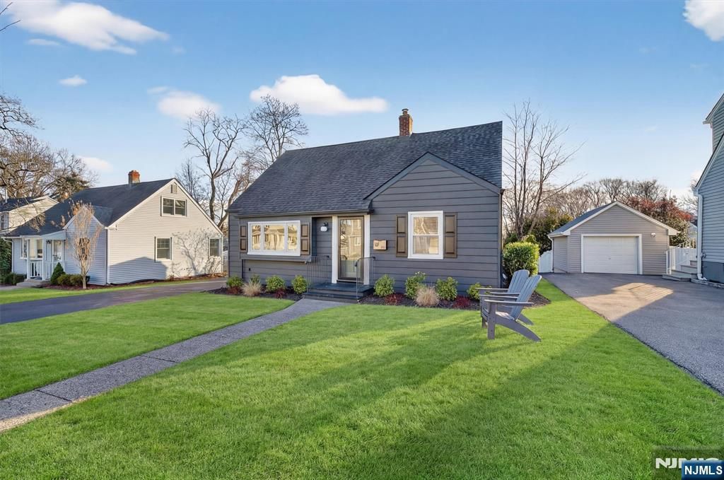 Photo of 96 Lynwood Road, Verona, NJ 07044 (MLS # 26005917)