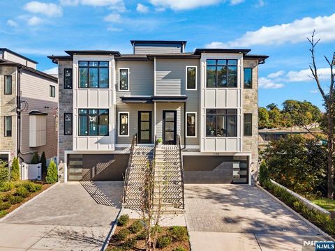 Photo of 2160 Jones Road, Fort Lee, NJ 07024 (MLS # 25036434)