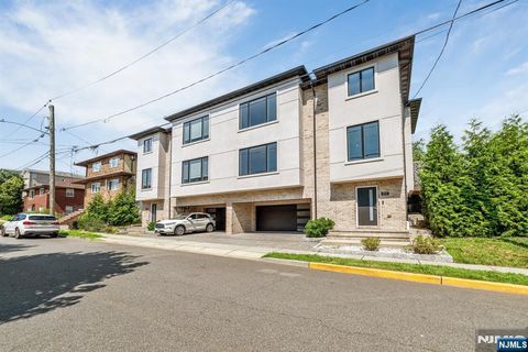 Photo of 275 14th St, Palisades Park, NJ 07650 (MLS # 25039642)