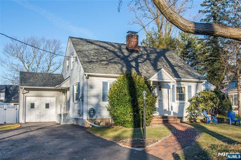 158 Cottage Road, Wyckoff, NJ 07481 - MLS#: 25007120