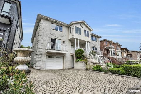 Photo of 394 Lawton Ave #A, Cliffside Park, NJ 07010 (MLS # 25043071)