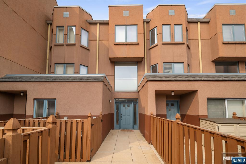 312 Hancock Court