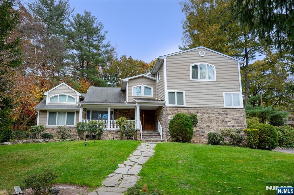 Property for Sale at 24 Knoll Road, Tenafly, New Jersey - Bedrooms: 5 
Bathrooms: 5 
Rooms: 11  - $1,899,000