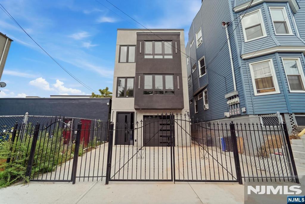 161 21st Street