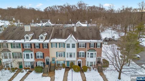 Photo of 696 Pepperidge, Mahwah, NJ 07430 (MLS # 25043391)