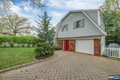 Photo of 364 Knickerbocker Road, Cresskill, NJ 07626 (MLS # 26019330)