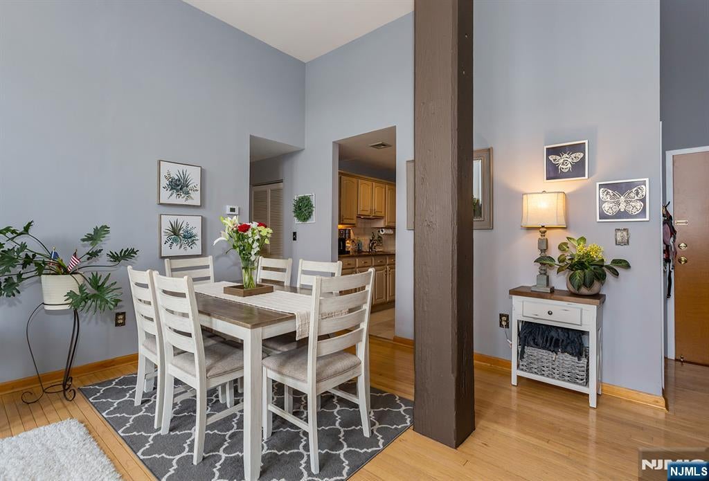 262 Main 203