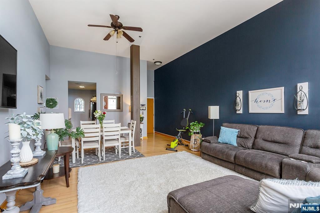 262 Main 203