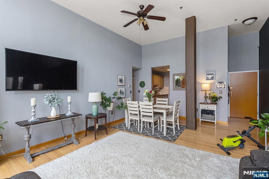 262 Main 203