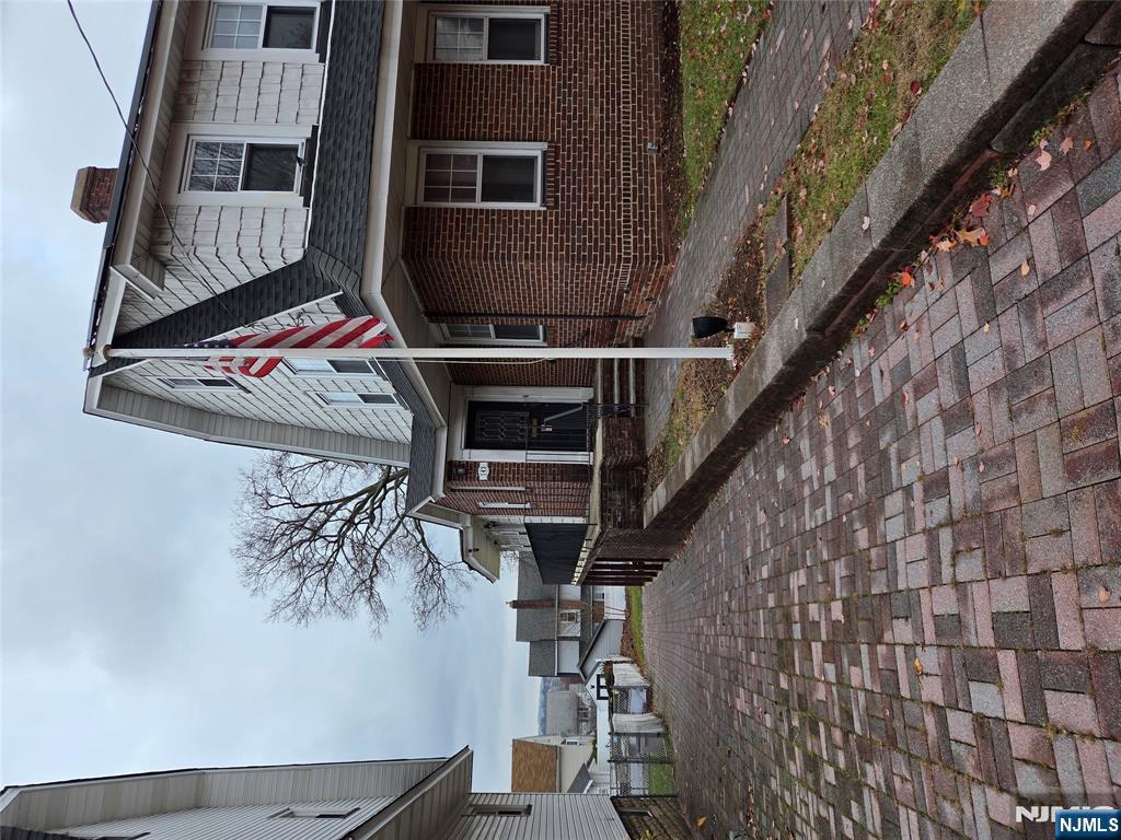 141-143 Pleasant Place