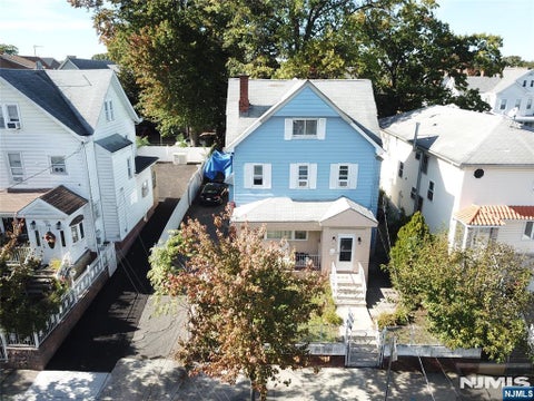 Photo of 752 Highland AVE, Newark, NJ 07104 (MLS # 26040338)