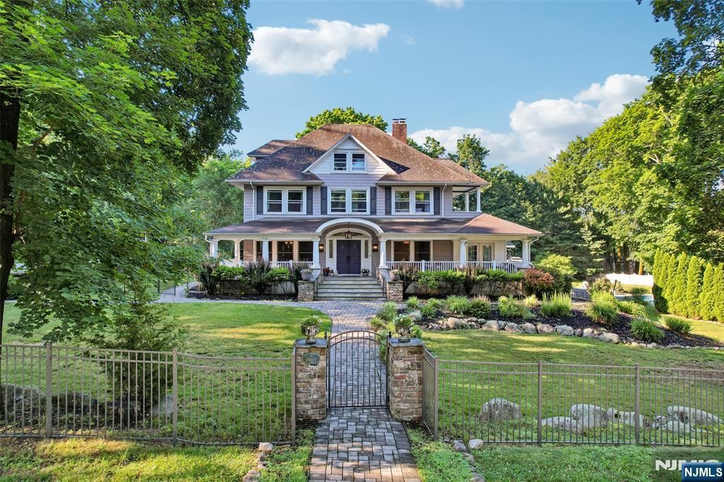 Photo of 30 Olney Road, Mahwah, NJ 07430 (MLS # 26023972)