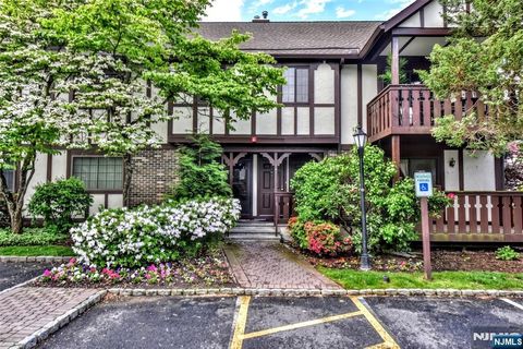Photo of 1804 Faulkner Court, Mahwah, NJ 07430 (MLS # 26017060)