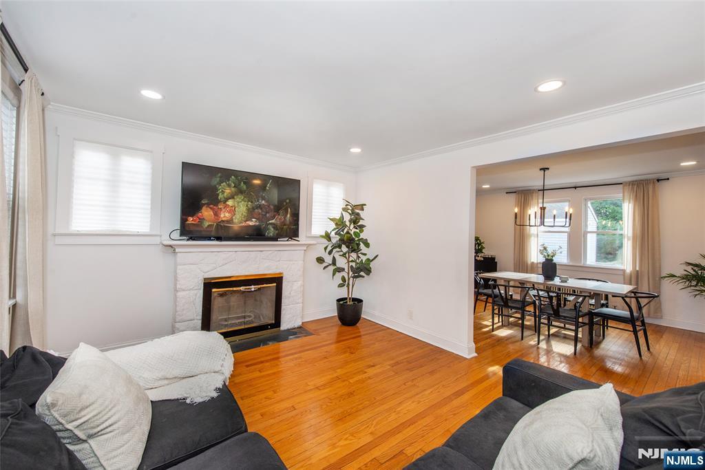 1085 Julia Street