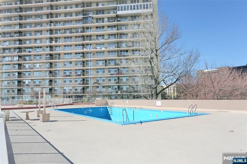 Photo of 6040 Boulevard E #21j, West New York, NJ 07093 (MLS # 26014571)