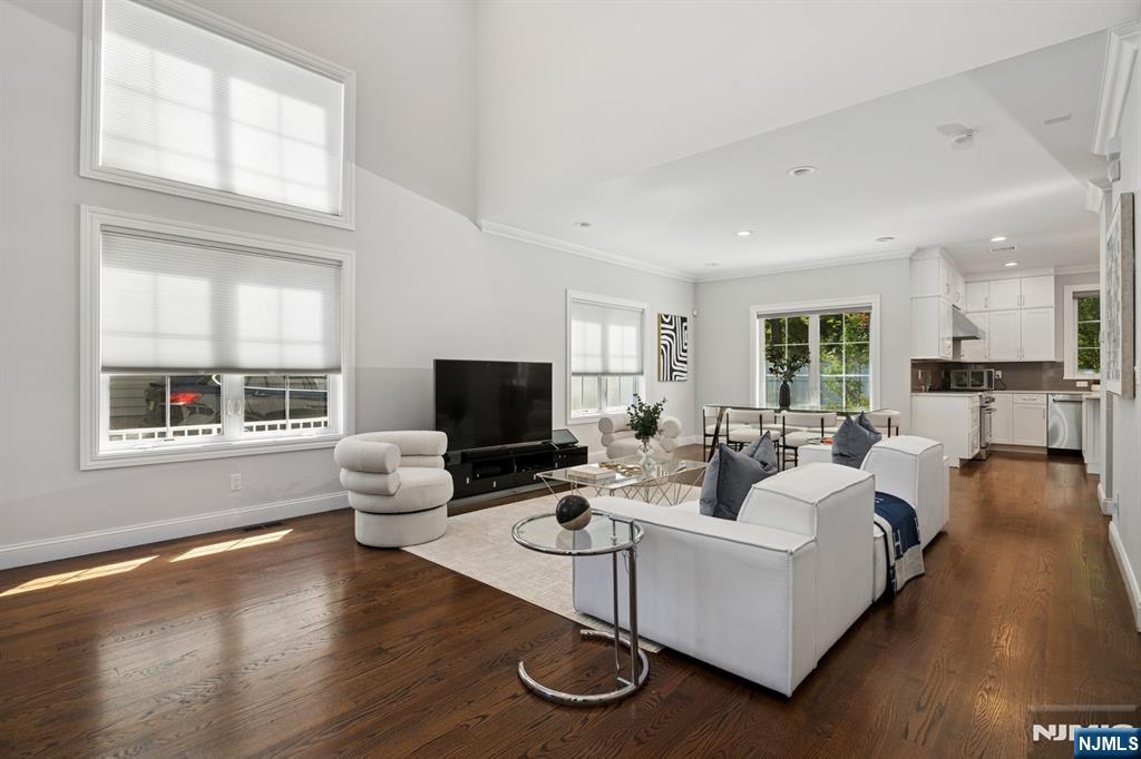 28 Sunset Terrace