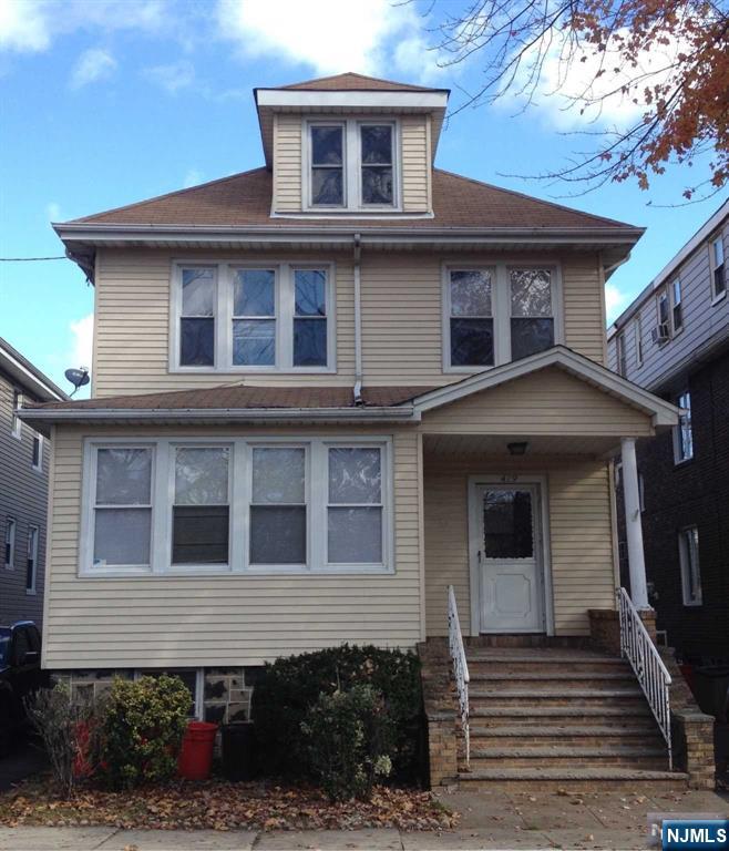 Rental Property at 479 Oakdene Ave 1, Cliffside Park, New Jersey - Bedrooms: 2 
Bathrooms: 1 
Rooms: 6  - $2,600 MO.