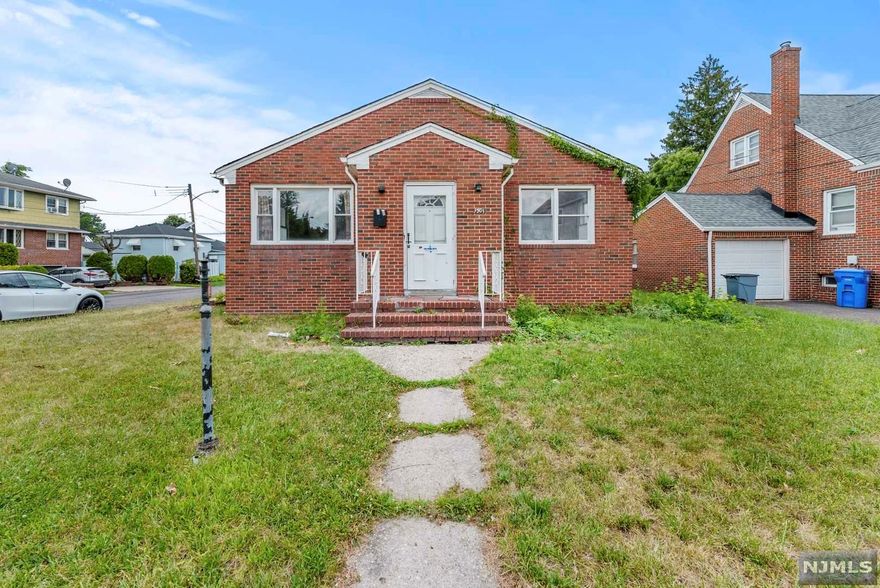 GREAT STARTER HOME, SOLD IN AS IS CONDITION! Buyer responsible for all city inspections. 2 BEDROOM BRICK RANCH W/2 FULL BATHS, LIVING ROOM, DINING ROOM, FINISHED BASEMENT, LAUNDRY AREA, AND MUCH MORE