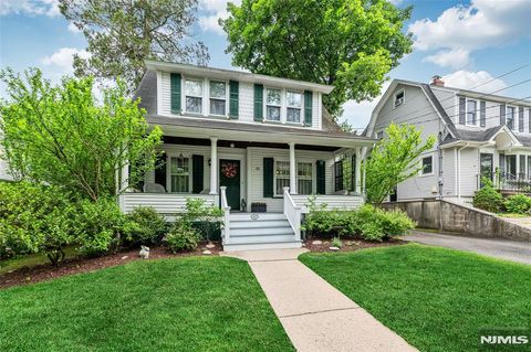 647 Orchard Street Oradell NJ 07649