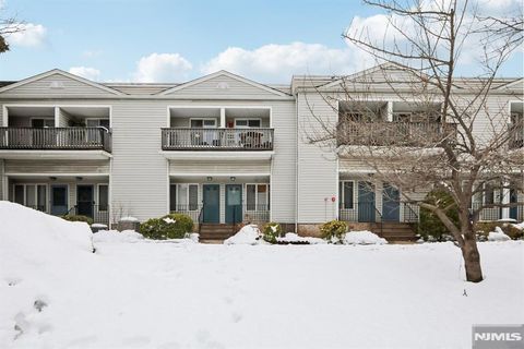 Photo of 25 Willow Wood Square #25, East Rutherford, NJ 07073 (MLS # 26007326)