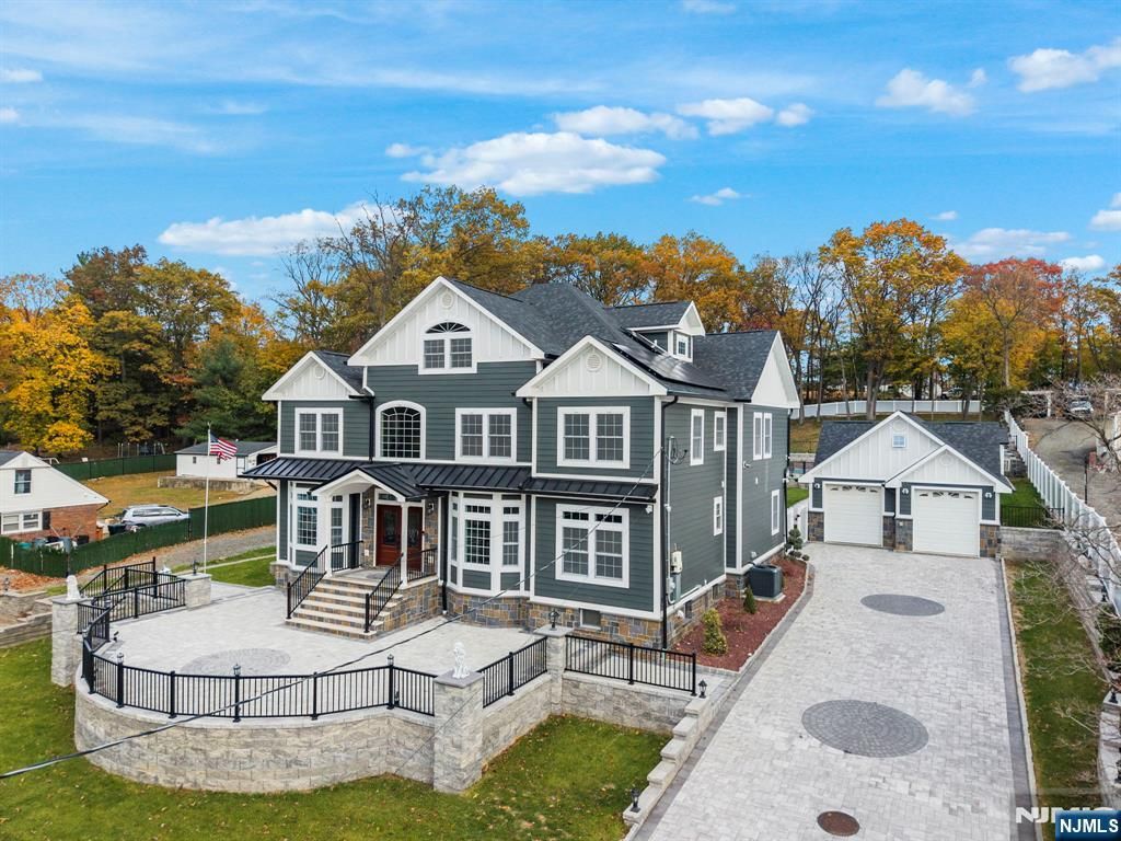 Photo of 45 Dietrich Lane, North Haledon, NJ 07508 (MLS # 26003906)