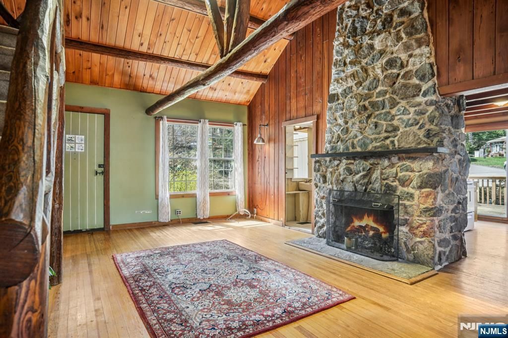 Photo of 6 West Circle, Ringwood, NJ 07456 (MLS # 26010437)