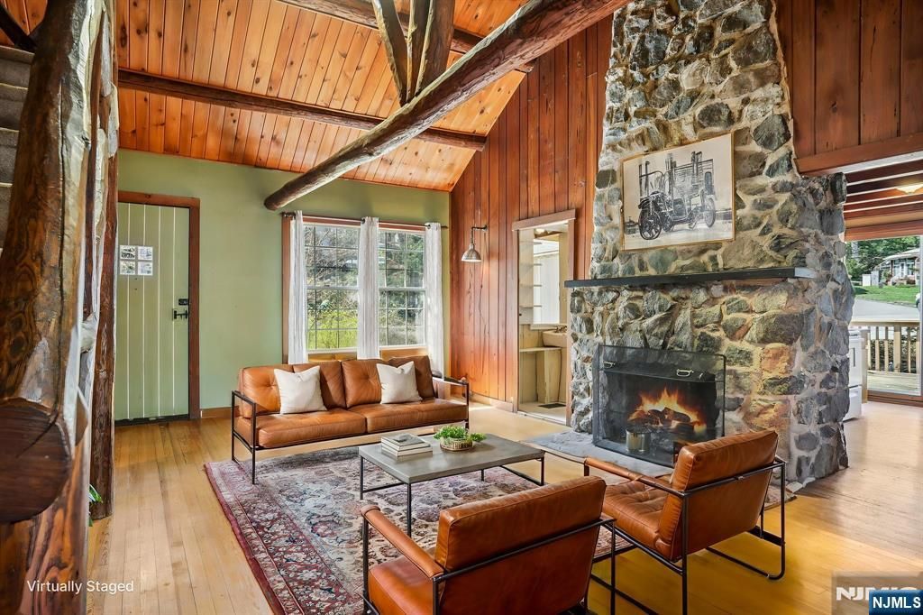 Photo of 6 West Circle, Ringwood, NJ 07456 (MLS # 26010437)